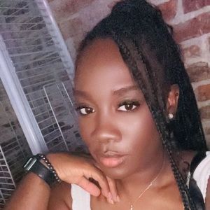 Meet your Posher, Fola